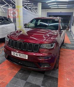 جیپ گراند شیرۆکی